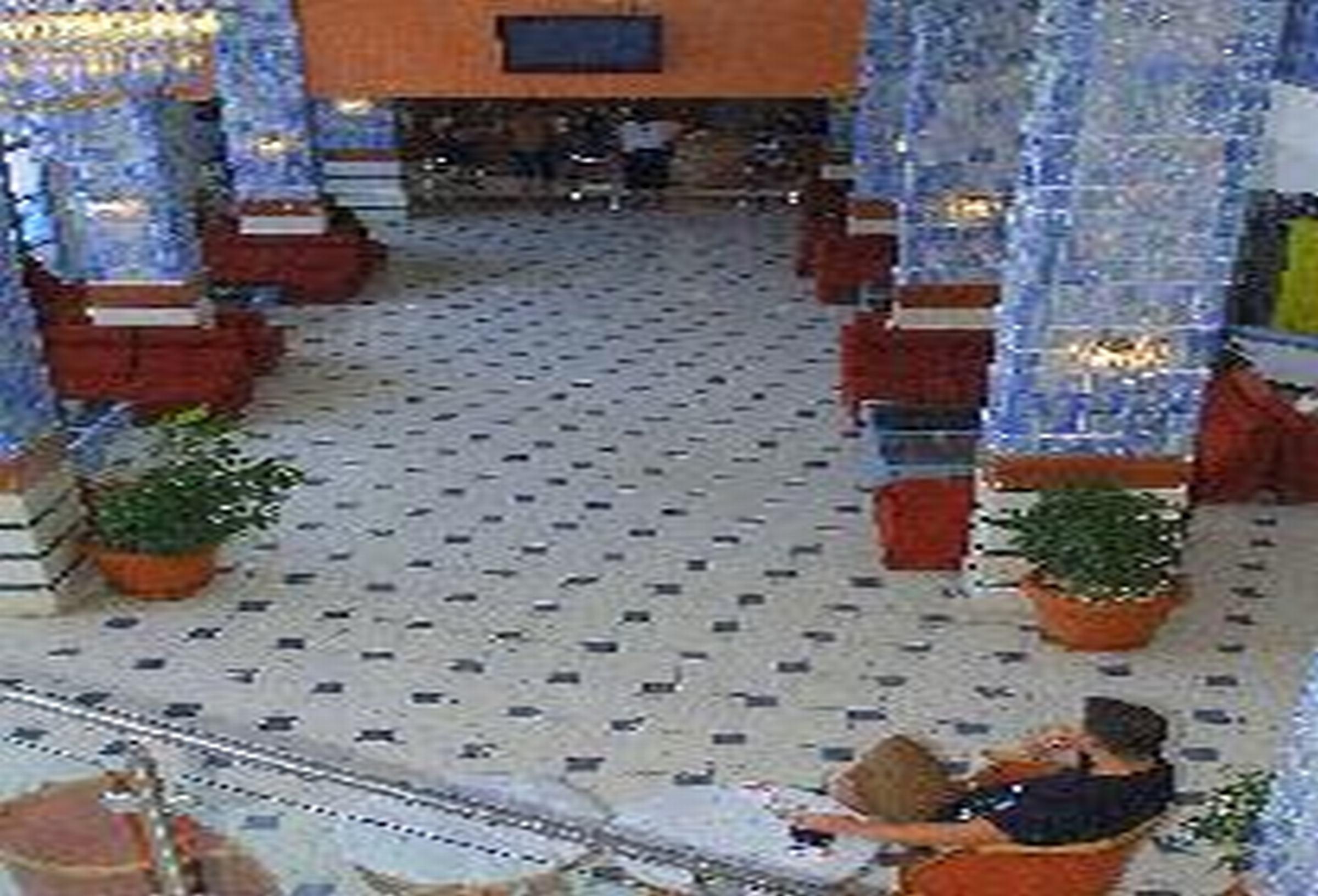 Kaiser Hotel 3*