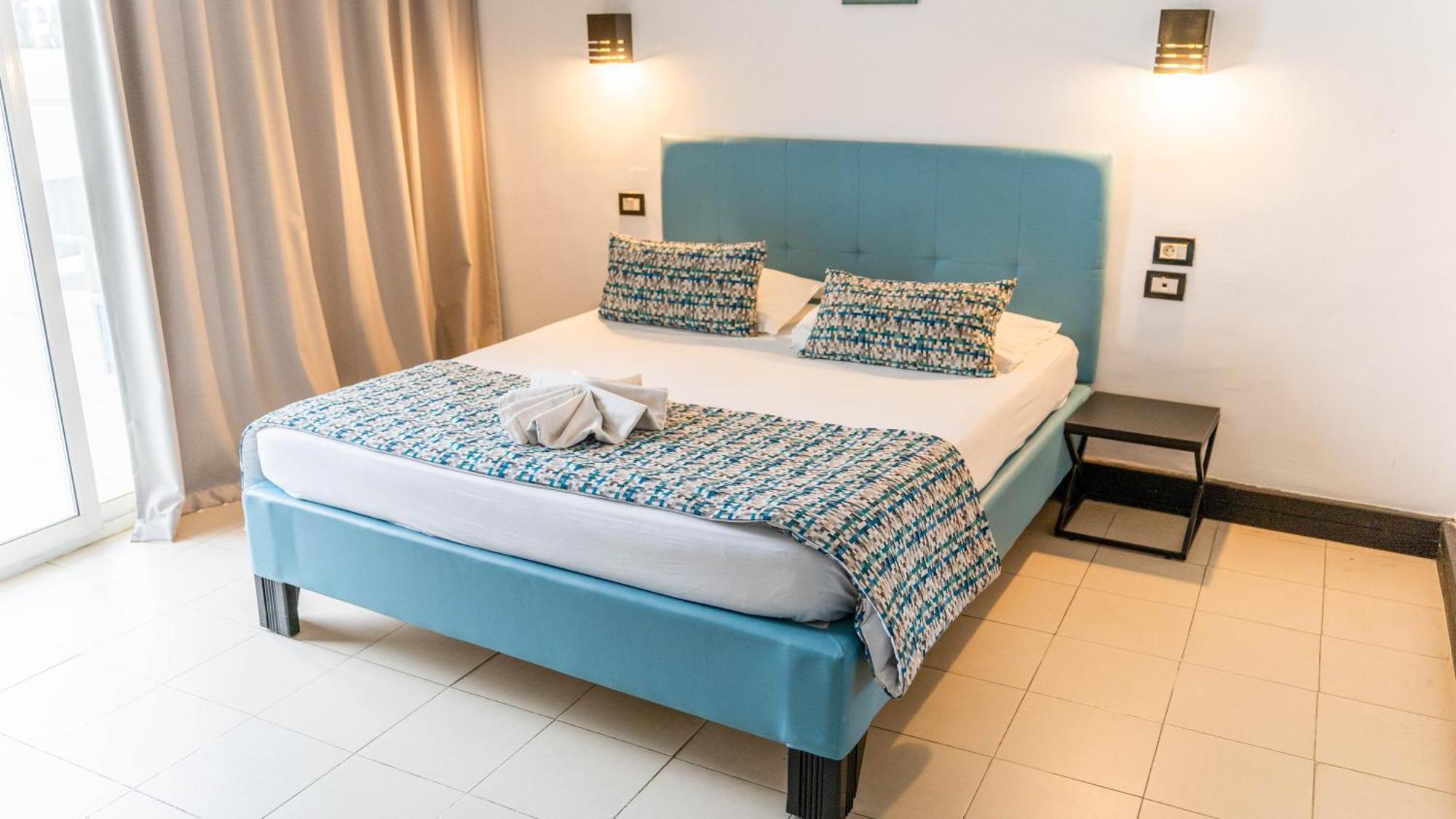 Kaiser Hotel 3*